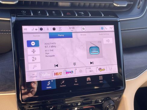 New 2025 Jeep Grand Cherokee Limited AWD/4WD image 3