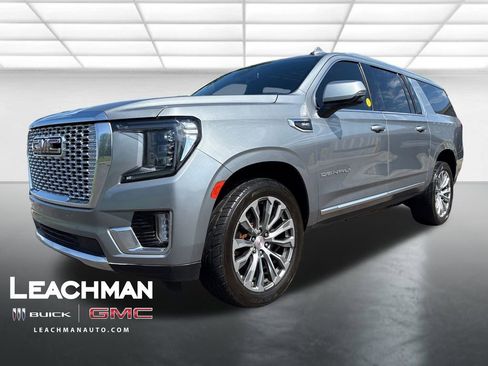 Used 2023 GMC Yukon XL Denali AWD/4WD image 9