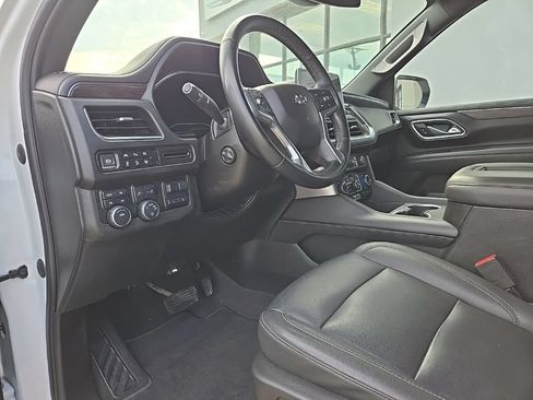 Used 2023 Chevrolet Suburban Z71 w/ Luxury Package AWD/4WD image 38