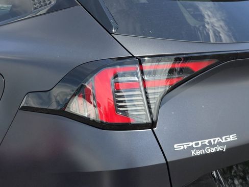 New 2026 Kia Sportage SX FWD image 11
