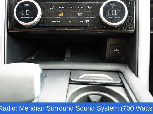 Used 2023 Land Rover Discovery HSE R-Dynamic AWD/4WD image 32