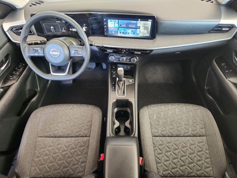 Used 2025 Nissan Kicks SV image 28