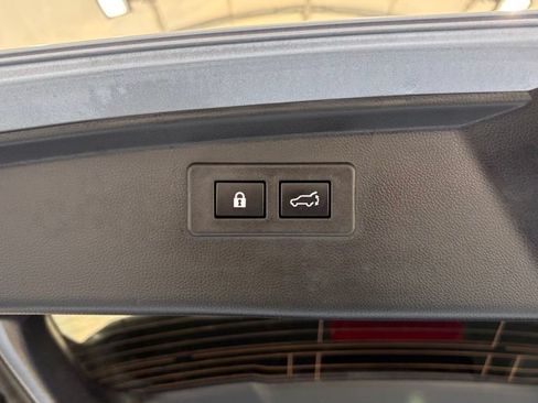 Used 2023 Subaru Outback Premium AWD/4WD image 8