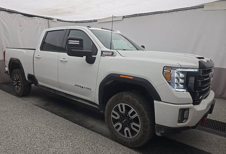 Used 2022 GMC Sierra 2500 AT4 w/ AT4 Preferred Package AWD/4WD image 2