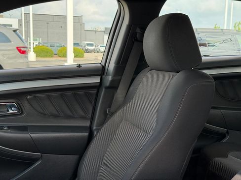 Used 2017 Ford Taurus SEL FWD image 14