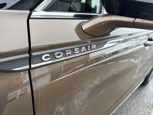 Used 2022 Lincoln Corsair FWD w/ Equipment Group 101A image 32