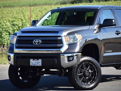 Used 2014 Toyota Tundra SR5 w/ SR5 Upgrade Package RWD image 8