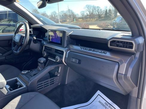 Used 2024 Toyota Tacoma SR5 AWD/4WD image 29