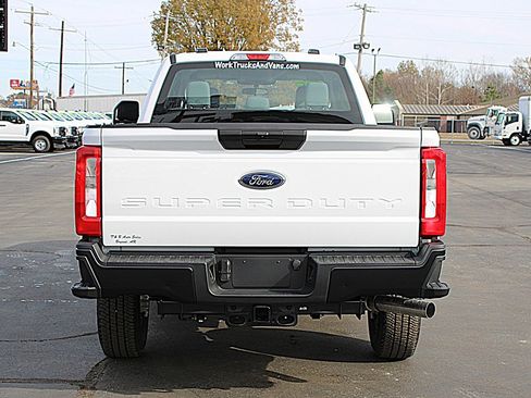 Used 2025 Ford F250 XLT image 10