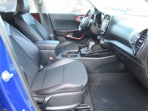 Used 2021 Kia Soul Turbo FWD image 10