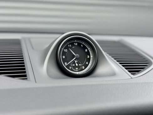 New 2026 Porsche Macan image 24