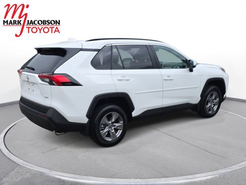 Used 2024 Toyota RAV4 XLE w/ Convenience Package image 9