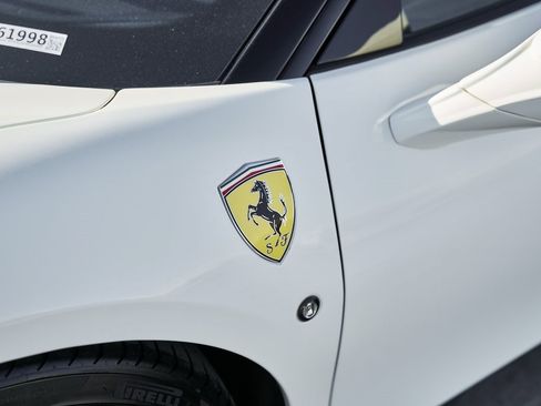 Used 2021 Ferrari F8 Tributo image 6