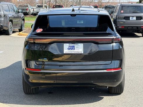 Used 2024 Jeep Wagoneer Launch Edition image 7