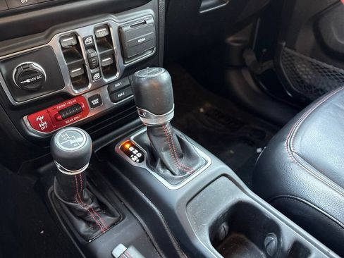 Used 2019 Jeep Wrangler Unlimited Rubicon AWD/4WD image 27
