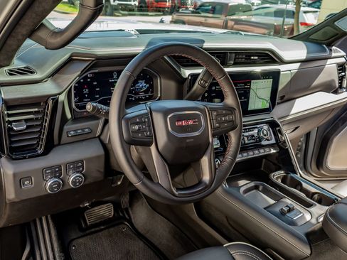 Used 2025 GMC Sierra 2500 AT4X image 17