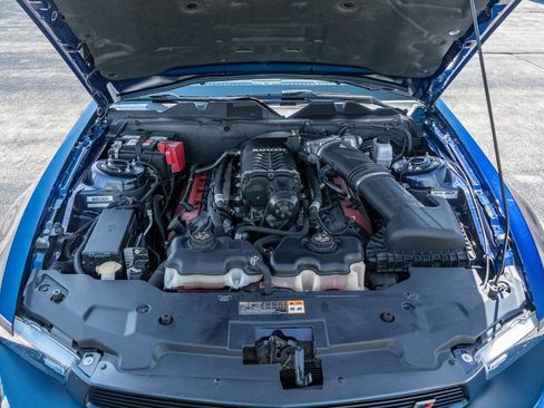 Used 2012 Ford Mustang GT Premium w/ Security Pkg RWD image 12