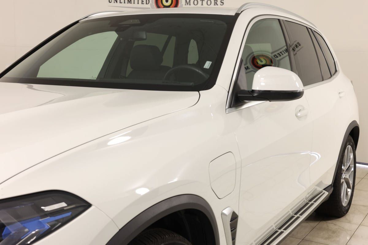 Used 2025 BMW X5 xDrive50e AWD/4WD image 50