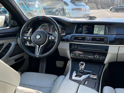 Used 2014 BMW M5 image 25