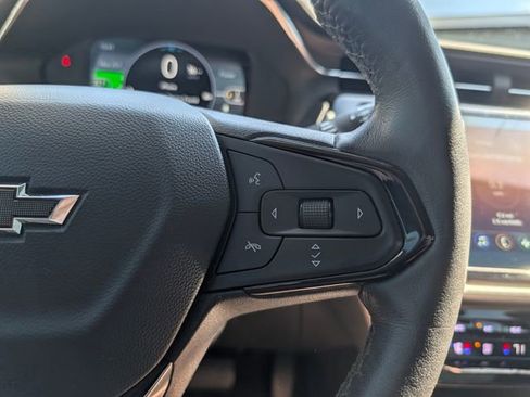 Used 2023 Chevrolet Bolt EUV LT w/ Convenience Package FWD image 18