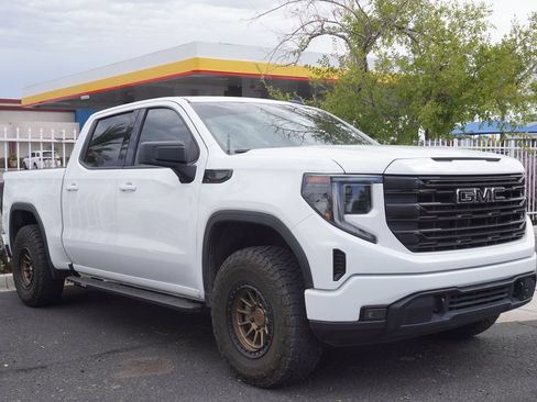 Used 2024 GMC Sierra 1500 Elevation AWD/4WD image 3