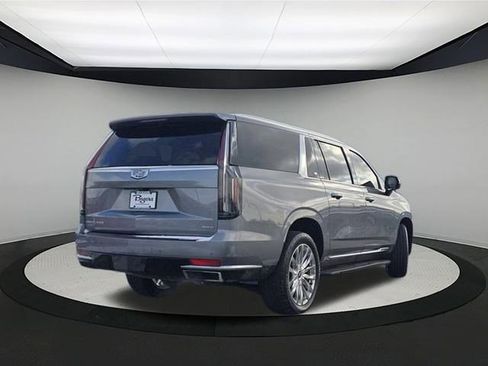 Used 2021 Cadillac Escalade ESV Premium Luxury image 7