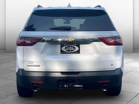 Used 2020 Chevrolet Traverse LT w/ LT Premium Package FWD image 3
