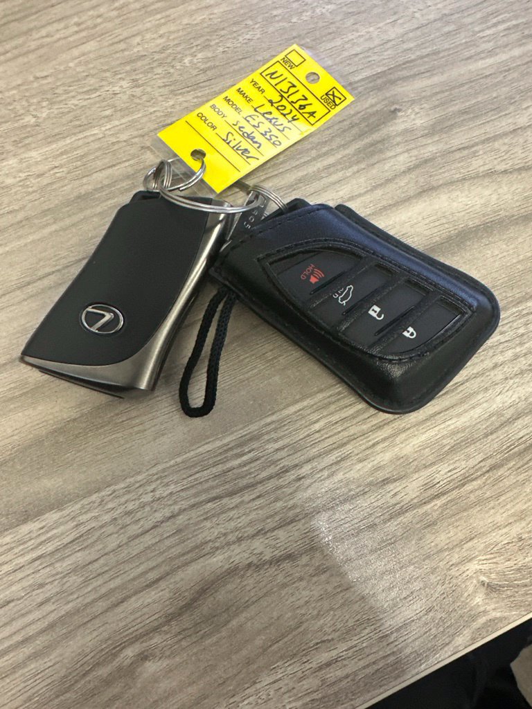 Used 2024 Lexus ES 350 w/ Premium Package FWD image 14