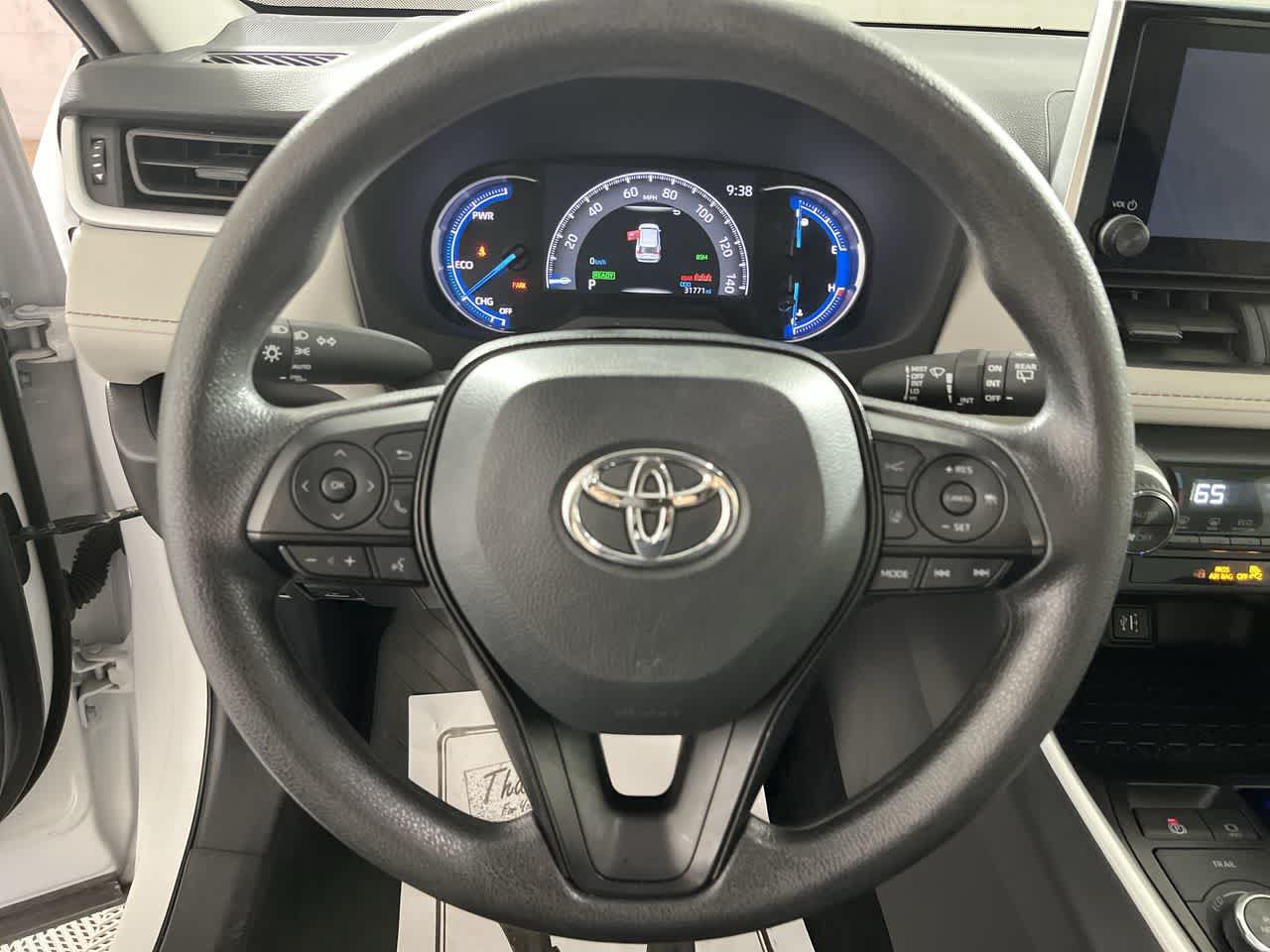 Used 2025 Toyota RAV4 XLE AWD/4WD image 16