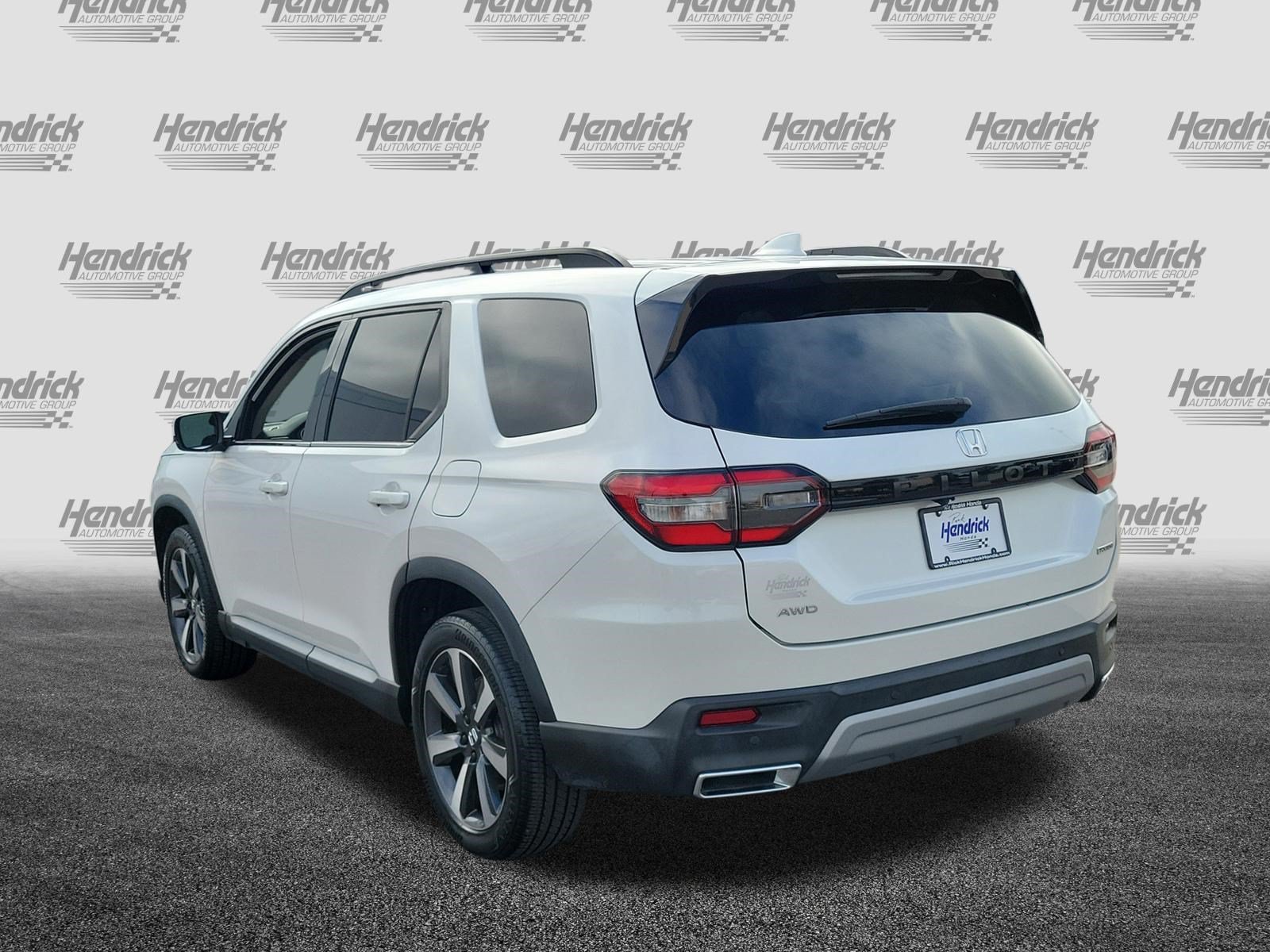 Used 2024 Honda Pilot Touring image 5