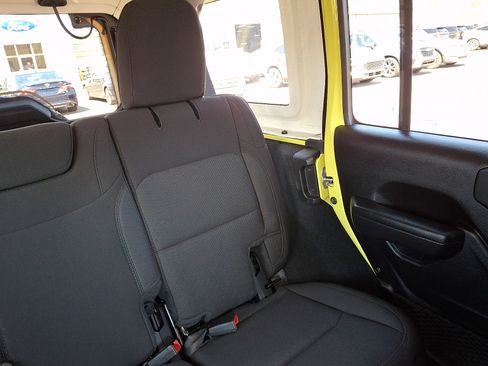 Used 2023 Jeep Wrangler Unlimited Sport AWD/4WD image 20