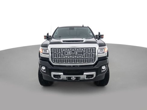 Used 2019 GMC Sierra 2500 Denali image 2