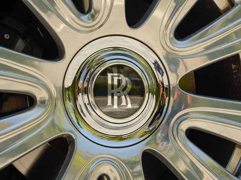 Used 2016 Rolls-Royce Dawn image 40