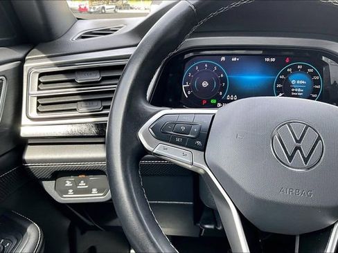 Used 2024 Volkswagen Atlas Cross Sport SE FWD image 11