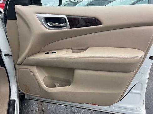 Used 2014 Nissan Pathfinder Platinum w/ Platinum Premium Package image 39