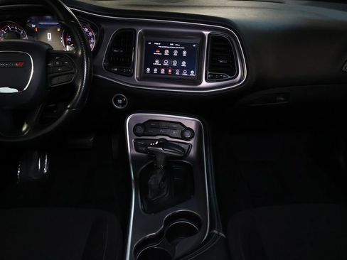 Used 2022 Dodge Challenger GT AWD/4WD image 16