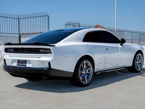 Used 2024 Dodge Charger Daytona Scat Pack w/ Plus Group AWD/4WD image 7