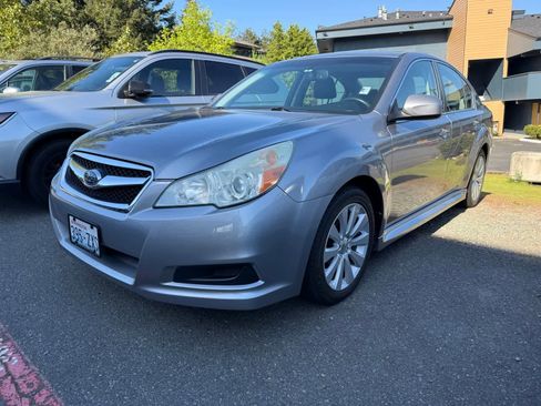 Used 2010 Subaru Legacy 2.5i Limited AWD/4WD image 1