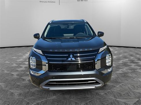 New 2025 Mitsubishi Outlander SEL image 2