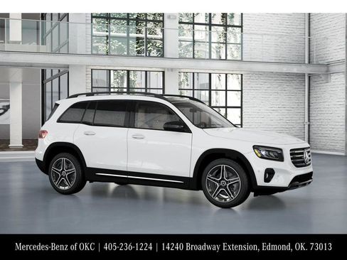 Used 2026 Mercedes-Benz GLB 250 4MATIC image 13
