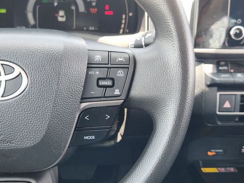 Used 2025 Toyota Camry LE FWD image 29