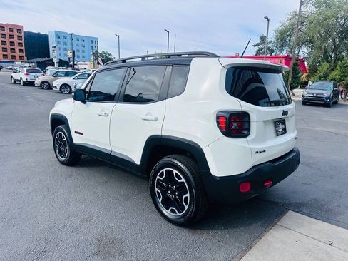 Used 2016 Jeep Renegade Trailhawk AWD/4WD image 5