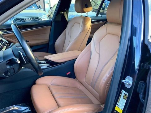 Used 2017 BMW 540i xDrive image 8