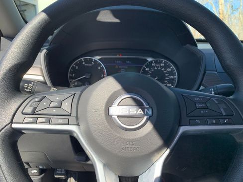 Used 2025 Nissan Altima 2.5 SV image 29