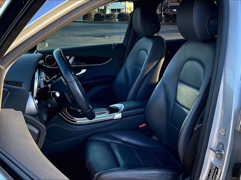 Used 2020 Mercedes-Benz GLC 300 image 7