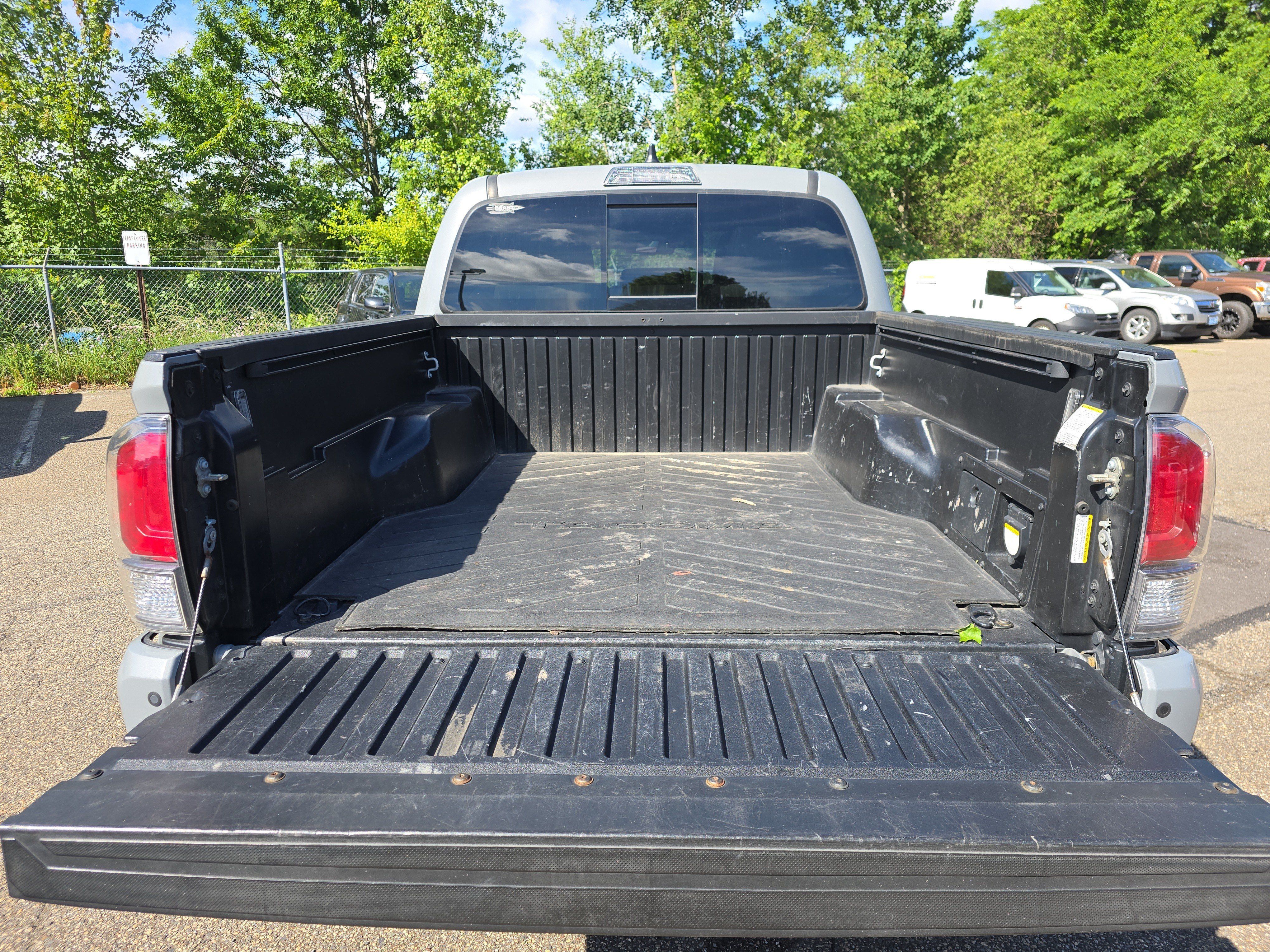 Used 2020 Toyota Tacoma TRD Sport w/ Technology Package AWD/4WD image 7