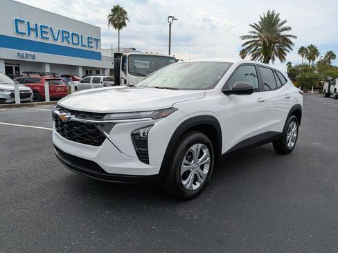 New 2026 Chevrolet Trax LS w/ Driver Confidence Package image 9