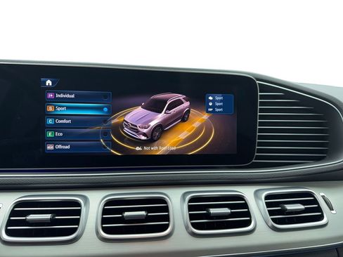 Used 2024 Mercedes-Benz GLE 350 4MATIC w/ AMG Line Exterior image 26