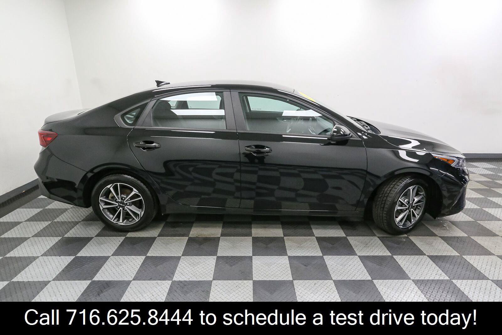 Used 2023 Kia Forte LXS FWD image 7