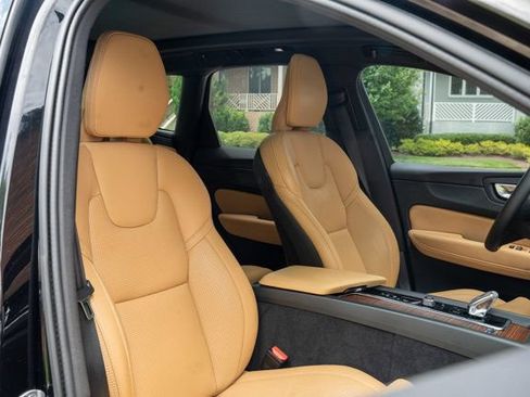 Used 2024 Volvo XC60 B5 Ultimate w/ Protection Package Premier AWD/4WD image 44